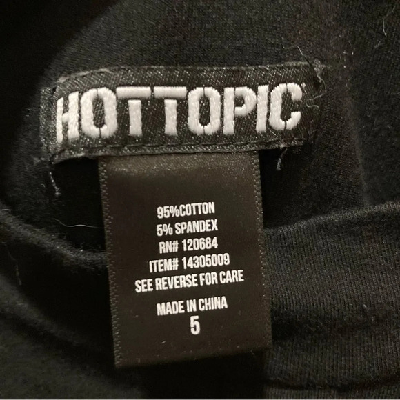 HOT TOPIC Grommet & D-Ring Strap Mock Neck Cutout Girls Crop T-Shirt Size 5X Jr - Picture 6 of 7